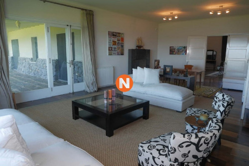 Casa En Venta Y Alquiler, Pinares, Punta Del Este, 8 Dormitorios.- Ref: 209507