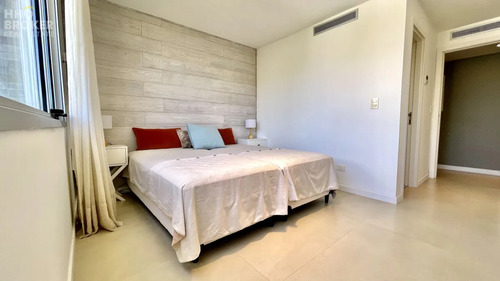 Penthouse En Venta. Playa Mansa. Lumiere.