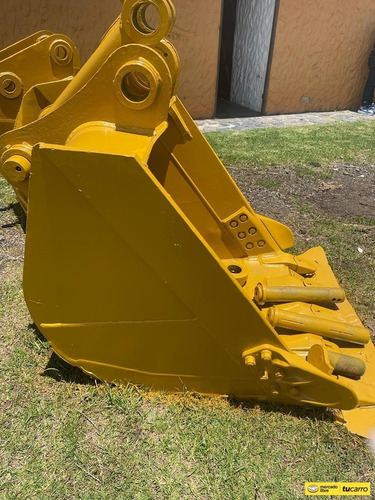 Imagen 3 de 9 de Balde Komatsu Para Retroexcavadora