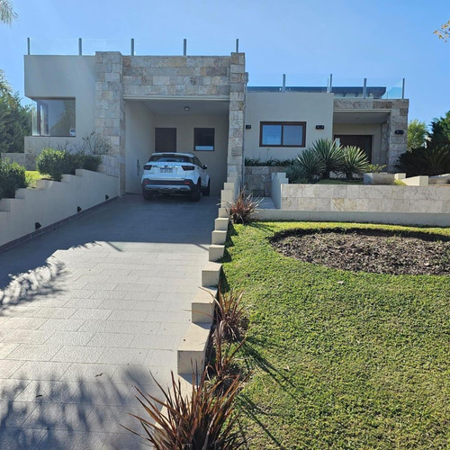 Casa  En Alquiler En La Reserva Cardales, Campana, G.b.a. Zona Norte