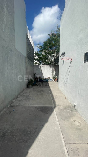 Casa En Renta En Col. Quinta Colonial En Apoidaca