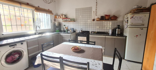 Ph Al Frente De 3 Ambientes Con Jardín, Cochera Y Posibilidad De 4º Dormitorio- En Venta