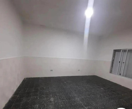 Casa En Venta - 2 Dormitorios 1 Baño - Cochera - 400mts2 - Zárate