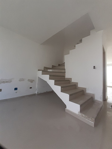 Imagen 3 de 17 de José Herrera Vende Town House En Obra Blanca, Las Riadas Vilas De San Diego. Con Pozo Y Gas Directo