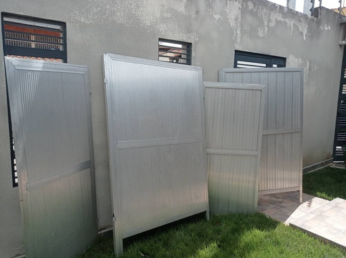 Tabiques De Aluminio Para Divisiones De Baños O Vestidores (Usado)