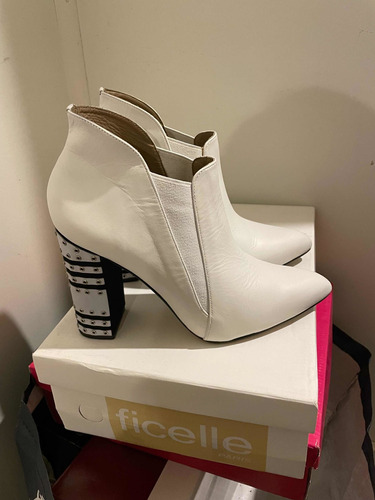 Bellos Booties Marca Ficelle Talla 36 Color Blanco