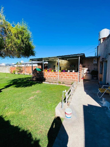 Imagen 5 de 7 de Casa En Venta De 2 Dormitorios En Venta En Los Hornos