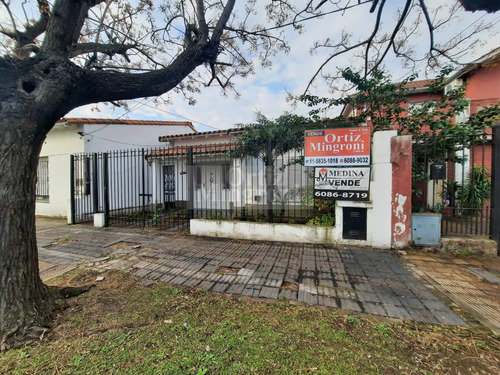 Casa  En Venta Ubicado En Banfield, Lomas De Zamora, G.b.a. Zona Sur