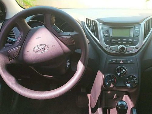 Imagem 8 de 11 de Hyundai Hb20 Comfort 1.6 16v Flex