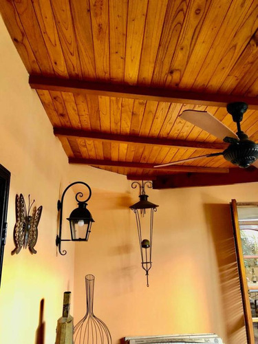 Casa En Venta - 2 Dormitorios 2 Baños - 260mts2 - Las Flores