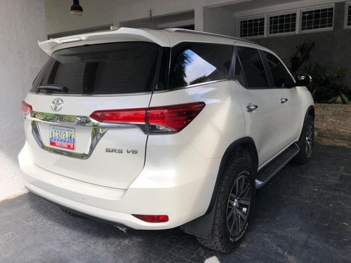 Imagen 3 de 9 de Toyota Fortuner Dubai Sr5