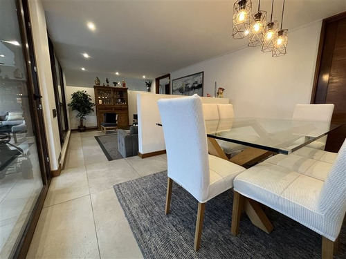Casa En Venta 4 Dormitorios Como Nueva En Lo Barnechea