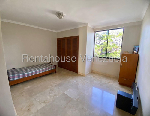 César Bullones Vende Regio Apartamento En Tiuna Park, Zona Exclusiva Del Este, Lara 25-8310