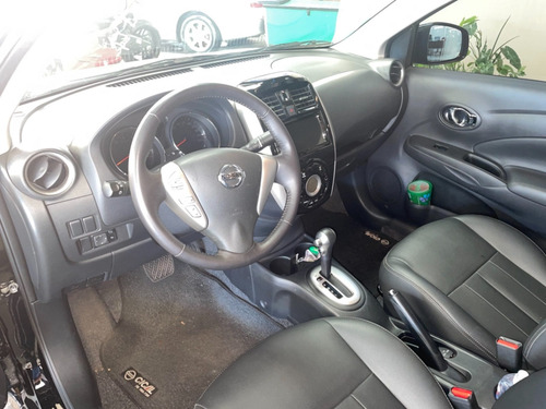 Imagem 7 de 8 de Nissan Versa Sl 1.6 Preto 2020