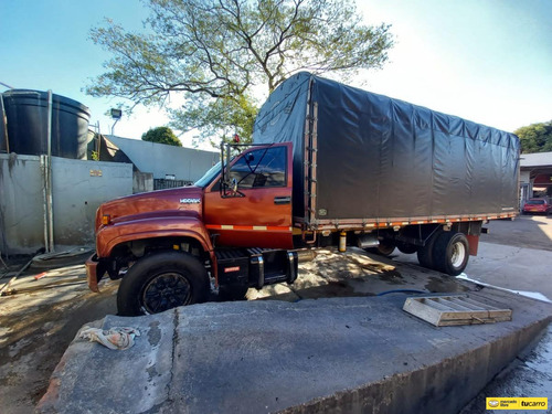 Camion Kodiak Estacas