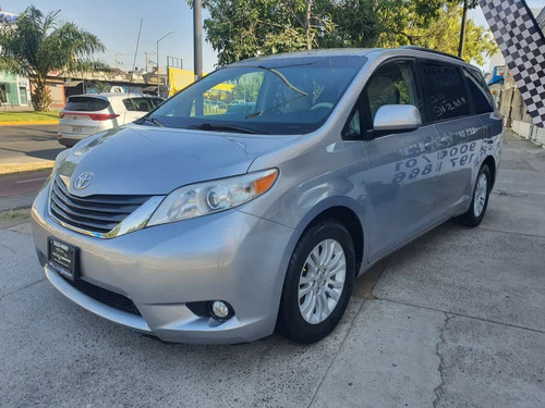 Toyota Sienna Xle 2014