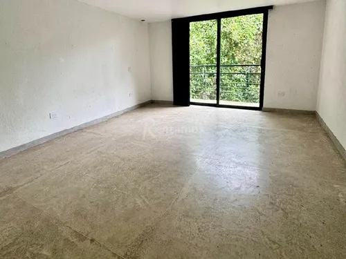 Casa En Venta En Loma Del Escobero. Cod V776075