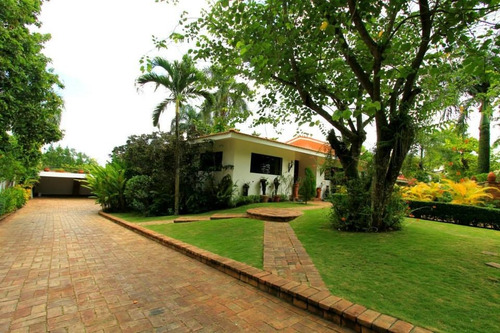 For Sale Casa Solar En Cuesta Hermosa Ii No Dentro Del Proyecto Con 5mil Metros 6 Habitaciones Cancha Y Mas