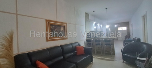 Casa En Venta En La Candelaria Maracay 25-24156 Irrr