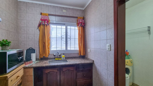 Casa 3 Ambientes Venta Lobos Con Jardin Y Quincho