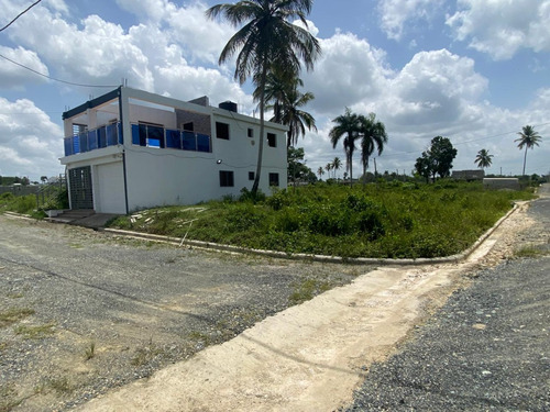 Solares En Residencial Cerrado Con Todos Los Servicios.