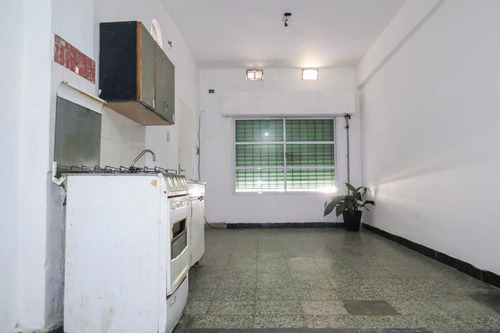 Venta/permuta Casa 4 Ambientes Con Local