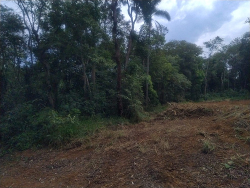 Terreno Condomínio Fechado Onde Você Pode Sentir O Ar Puro E Ter Toda A Tranquilidade De Morar Em Um Ambiente Recluso, Você Consegue Chegar Ao Centro Da Cidade E Se Mantém Perto De Tudo Que Precisa.
