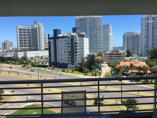 Venta Apartamento 2 Dormitorios En Playa Mansa,