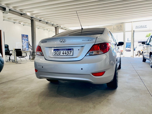Imagen 5 de 10 de Hyundai Accent 1.4 Full