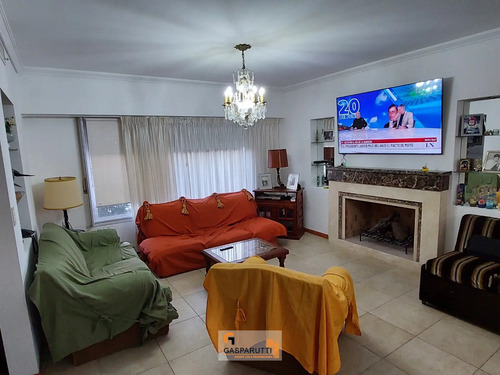 Casa En Venta Amoblada 5 Ambientes Con Pileta En Barrio Sept