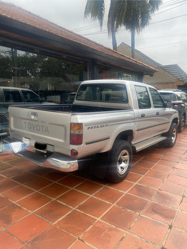 Toyota Hilux 3.0 D/cab 4x2 D Srv Expoeste