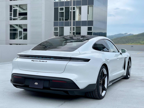 Imagen 5 de 15 de Porsche Taycan Turbo S
