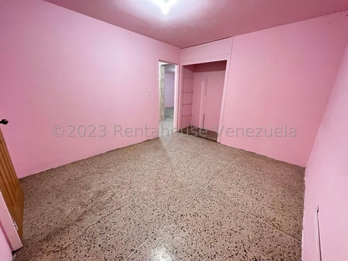 Se Vende Conservado Apartamento Maracay Zona Centro 24-9986 Al