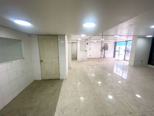 Arriendo Local Comercial De 122,10 M2, Vicuña Mackenna, Ñuñ