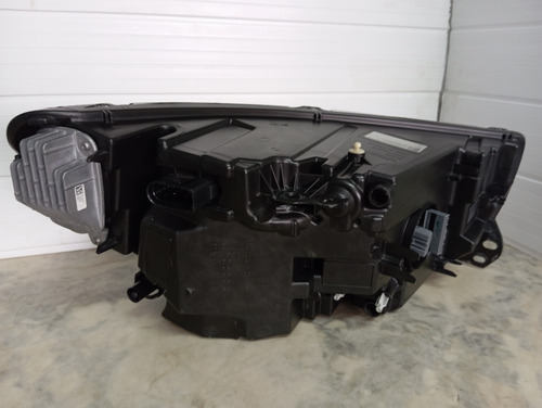 Farol Volvo Xc40 Esquerdo C/módulo Led 2018/19/20/21/22 Filé (Usado)