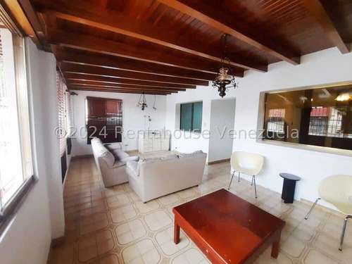 Casa De Dos Niveles Para Uso Comercial En Alquiler Los Palos Grandes I