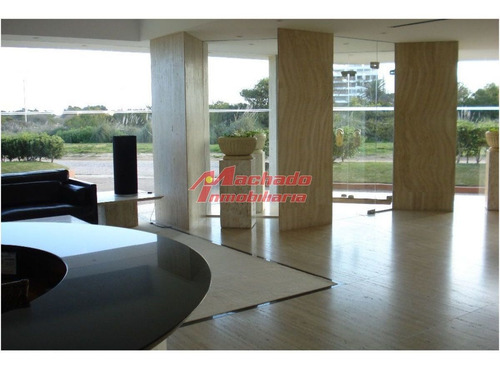 Imagen 20 de 30 de Apartamento En Brava, 3 Dormitorios *