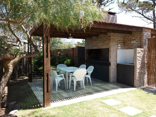 Imagen 9 de 14 de Nueva Vivienda 2 Dormitorios A 80m De La Playa C/parrillero.