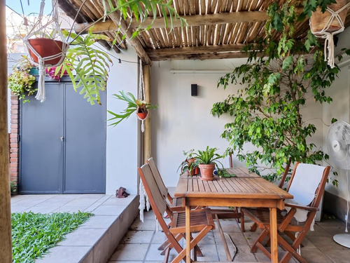 Imagen 13 de 25 de Departamento 3 Ambientes. Villa Crespo. Con Jardín Propio Y Parrilla. 2 Baños