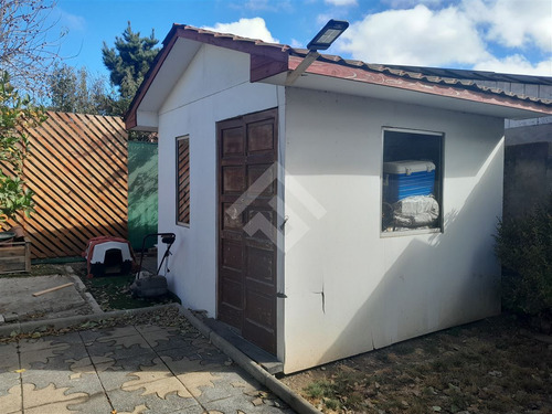 Casa En Venta De 4d Y 3b En Sector Valencia, Quilpué