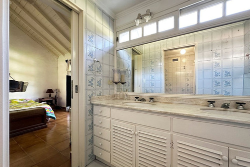 Casa En Venta En Barrio Parque Belen De Escobar
