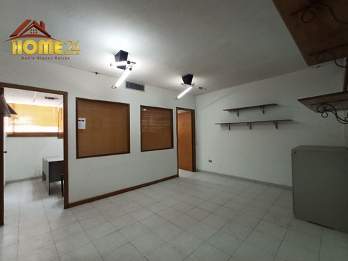 Imagen 1 de 8 de Excelente Local Para Oficina En Centro De Puerto La Cruz