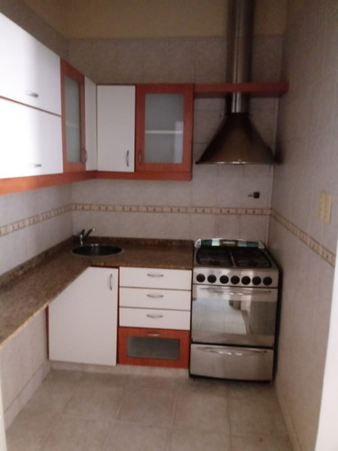 Imagen 9 de 12 de Dto P/pasillo 3 Ambientes C/patio S/expensas Muy Lindo