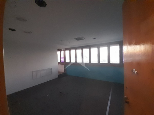 Imagen 7 de 12 de Local Comercial De 800 M2 En El Paseo Colon De La Ciudad De Puerto La Cruz
