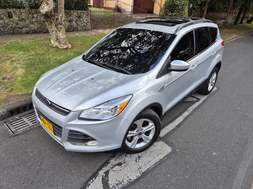 Ford Escape 2.0 Titanium Techo Cuero