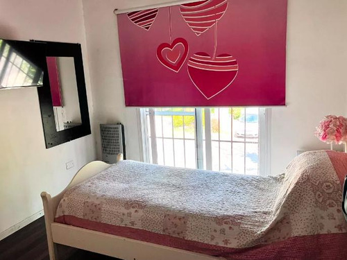 Casa En Venta Barrio Haras Maria Elena 4 Ambientes Fondo Libre Piscina