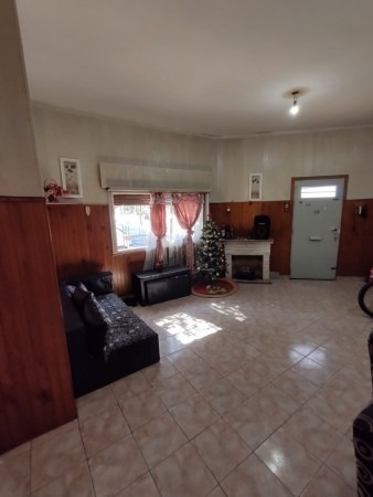 Venta - Casa Ph - Caseros - 4 Cuatro Ambientes - Terraza Propia - Parrilla - Oportunidad.