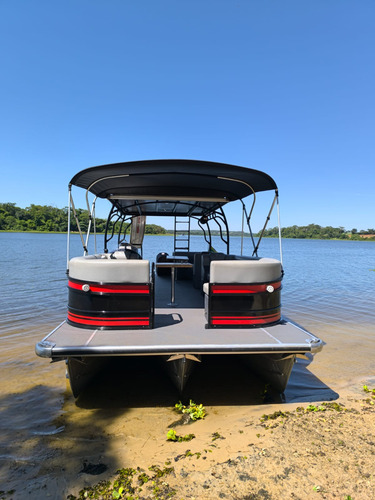 Pontoon - Vcat Aurora 900t
