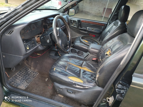 Imagen 4 de 8 de Jeep Grand Cherokee 2000 2.5 Laredo