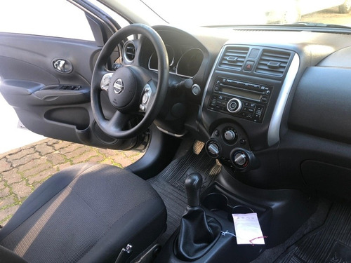 Nissan Versa 1.6 Advance 5vel Mt 2013
